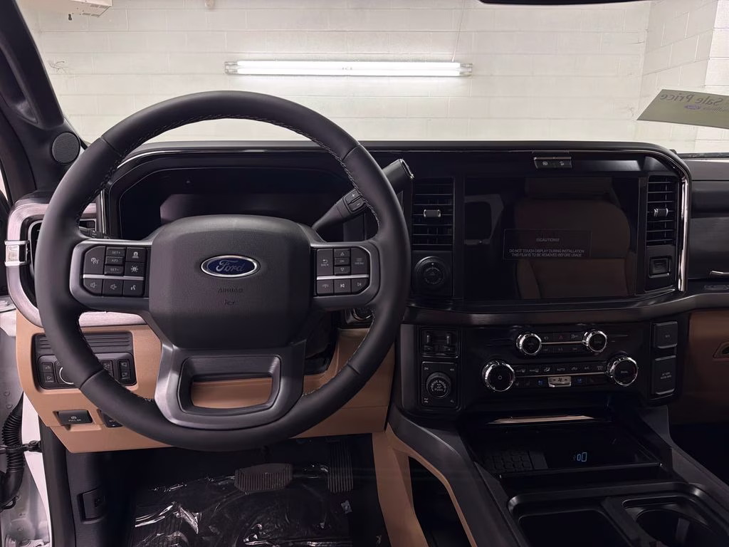 2026 STAR WHITE Ford Super Duty F-250 SRW Lariat Tremor 4X4 Truck