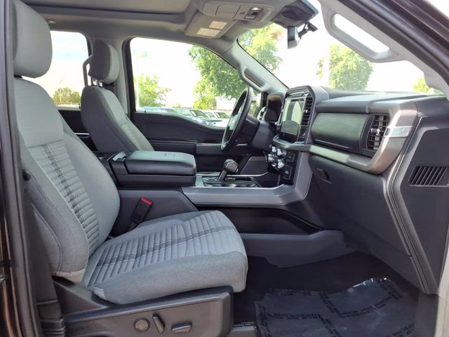 2024 Iconic Silver Metallic Ford F-150 XLT 4X4 Truck