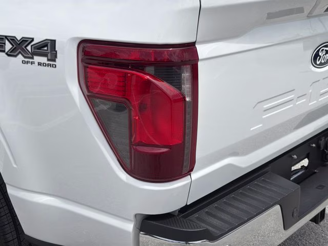 2024 Oxford White Ford F-150 XLT 4X4 Truck