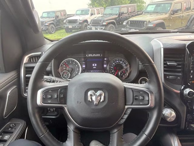 2023 Diamond Black Crystal Pearlcoat Ram 1500 Laramie 4X4 Truck