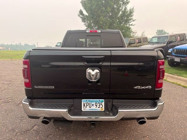 2023 Diamond Black Crystal Pearlcoat Ram 1500 Laramie 4X4 Truck