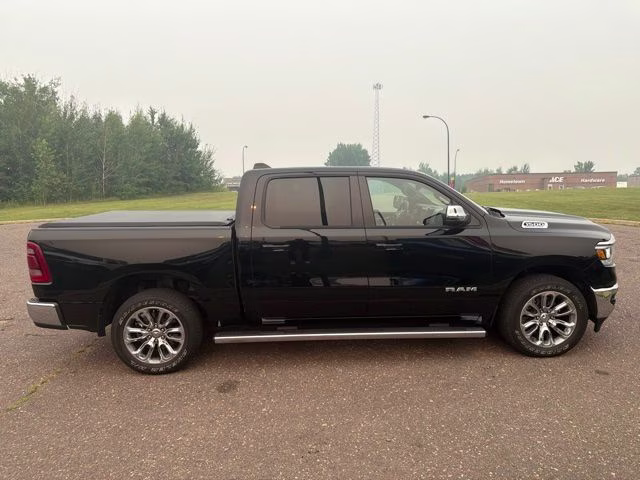 2023 Diamond Black Crystal Pearlcoat Ram 1500 Laramie 4X4 Truck