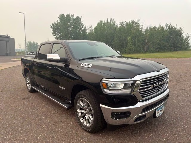 2023 Diamond Black Crystal Pearlcoat Ram 1500 Laramie 4X4 Truck
