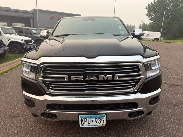 2023 Diamond Black Crystal Pearlcoat Ram 1500 Laramie 4X4 Truck
