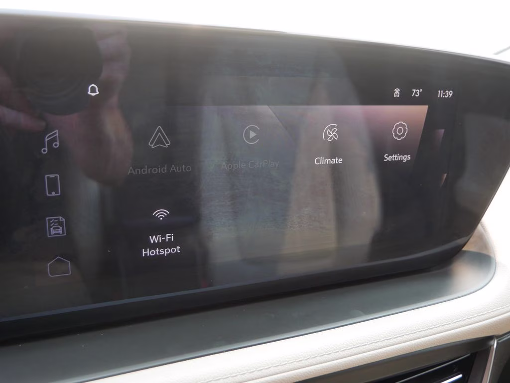 2024 White Frost Tricoat Buick Encore GX Avenir AWD SUV