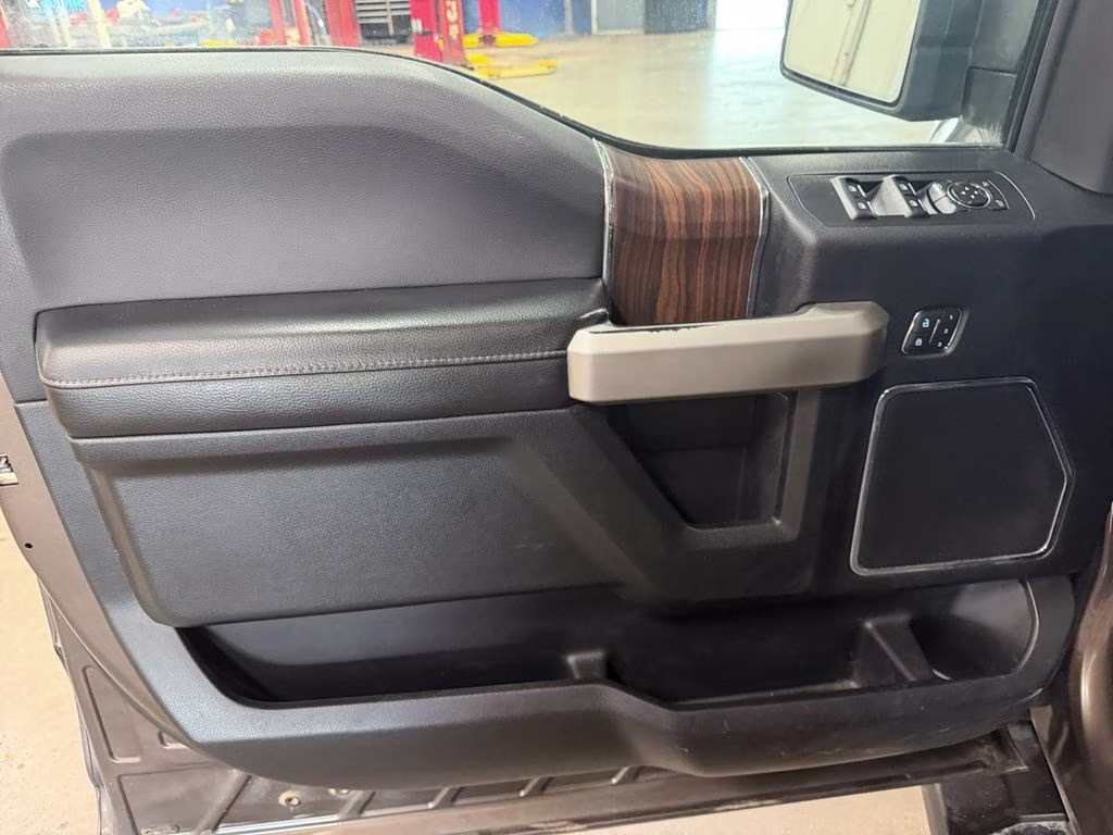 2017 Caribou Metallic Ford F-150 Lariat w/Trailer Tow & Chrome Appearance Pkg 4X4 Truck