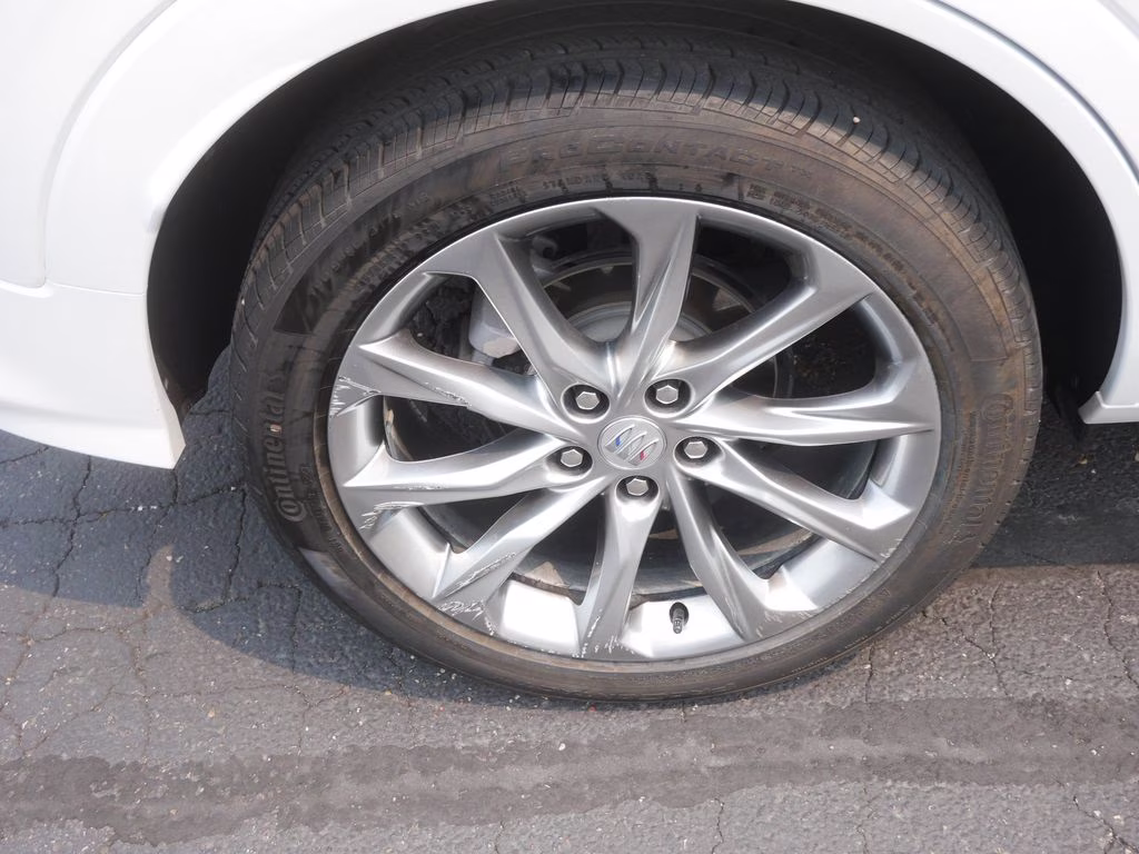 2024 White Frost Tricoat Buick Encore GX Avenir AWD SUV