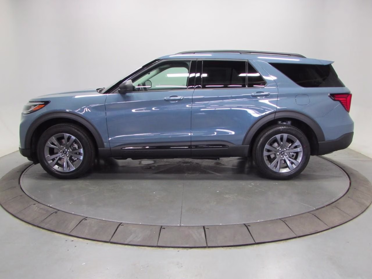 2026 Vapor Blue Metallic Ford Explorer Active Pkg 4WD 4X4 SUV