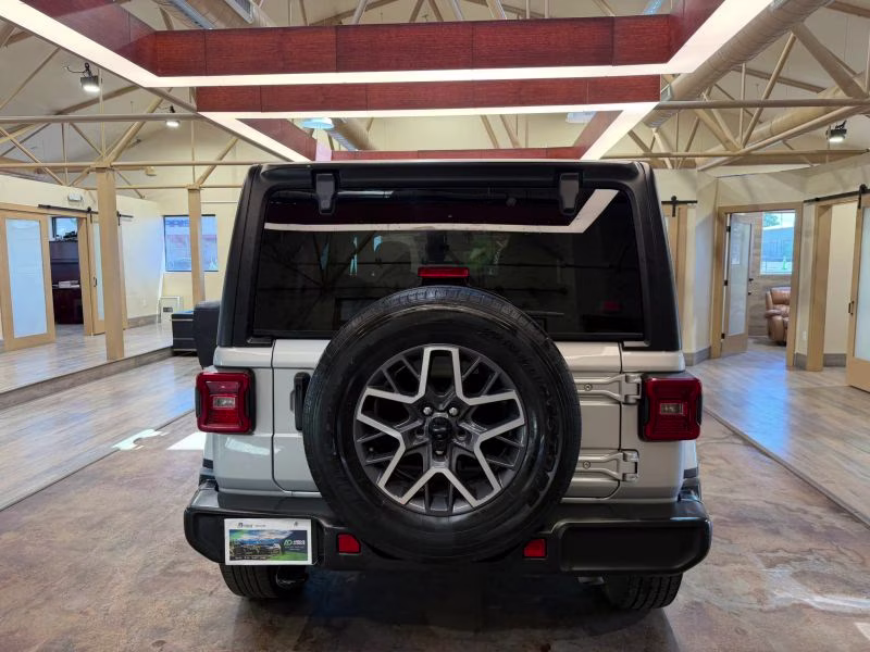 2024 Jeep Wrangler 4 Door Sahara Sport Utility 4D 4X4