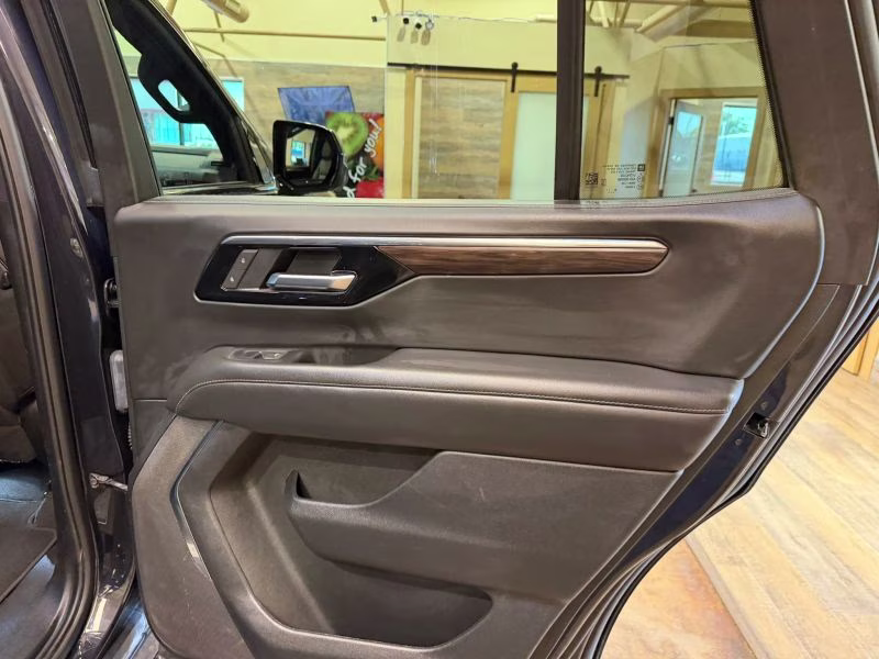 2025 Chevrolet Tahoe Z71 Sport Utility 4D 4X4