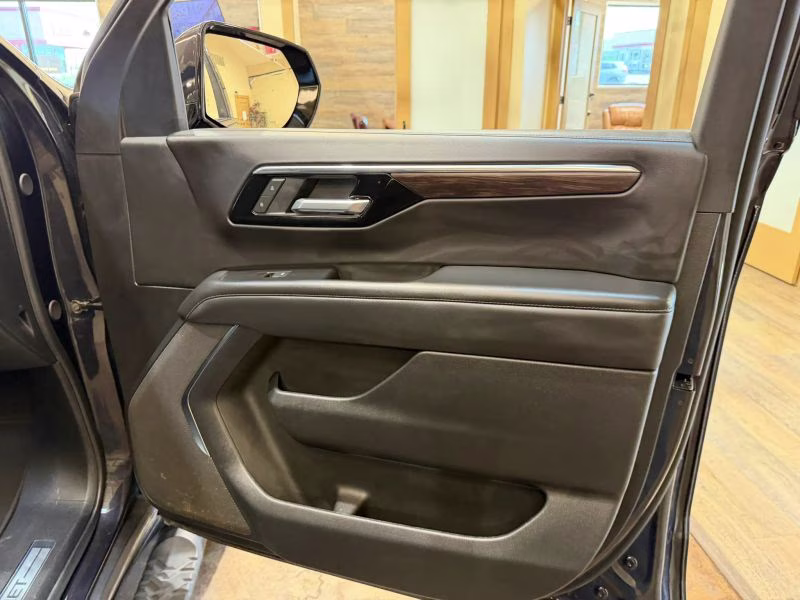 2025 Chevrolet Tahoe Z71 Sport Utility 4D 4X4