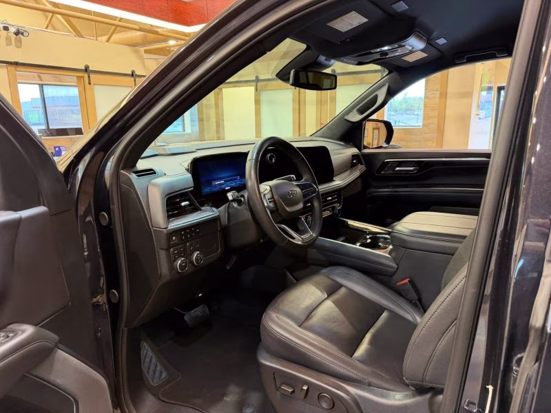 2025 Chevrolet Tahoe Z71 Sport Utility 4D 4X4