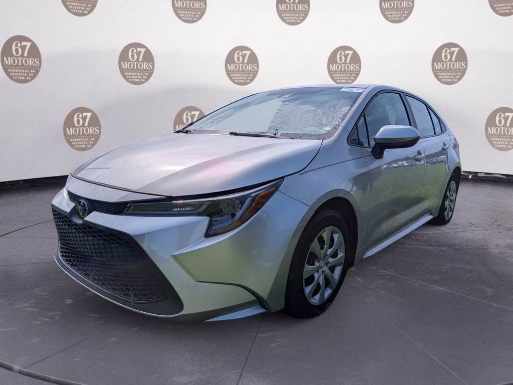 2022 Classic Silver Metallic Toyota Corolla LE FWD Sedan