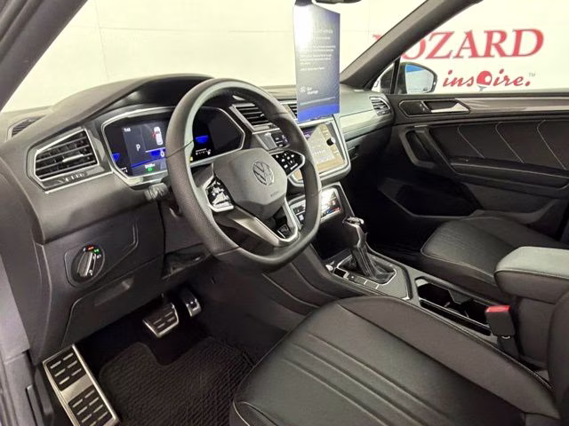 2022 Platinum Gray Metallic Volkswagen Tiguan 2.0T SE R-Line Black FWD SUV