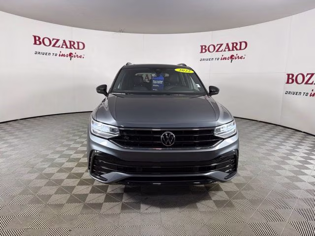 2022 Platinum Gray Metallic Volkswagen Tiguan 2.0T SE R-Line Black FWD SUV