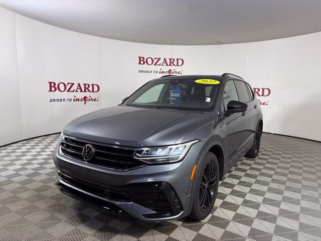 2022 Platinum Gray Metallic Volkswagen Tiguan 2.0T SE R-Line Black FWD SUV