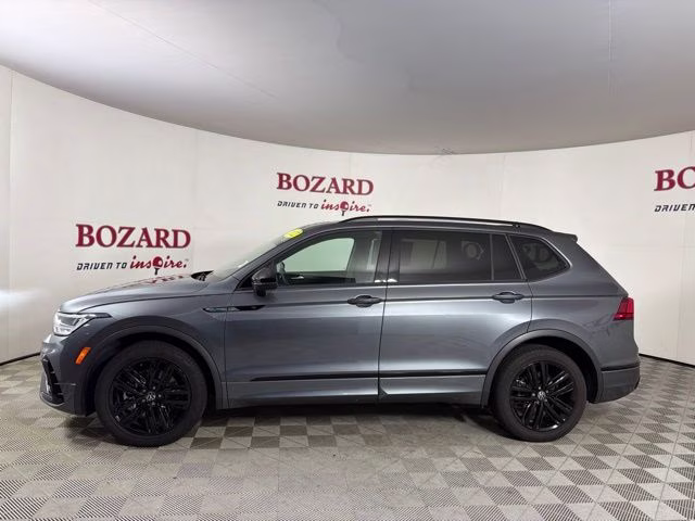 2022 Platinum Gray Metallic Volkswagen Tiguan 2.0T SE R-Line Black FWD SUV