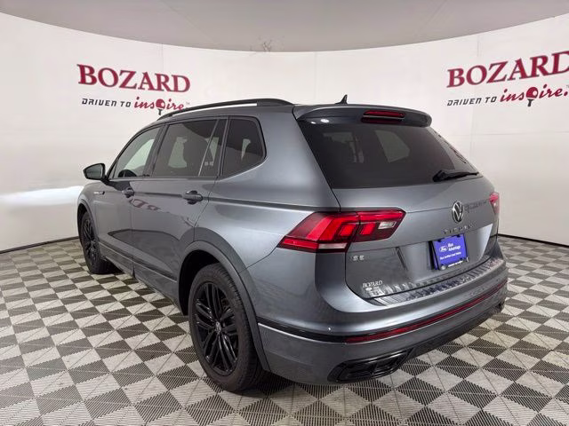 2022 Platinum Gray Metallic Volkswagen Tiguan 2.0T SE R-Line Black FWD SUV