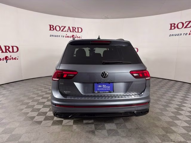 2022 Platinum Gray Metallic Volkswagen Tiguan 2.0T SE R-Line Black FWD SUV