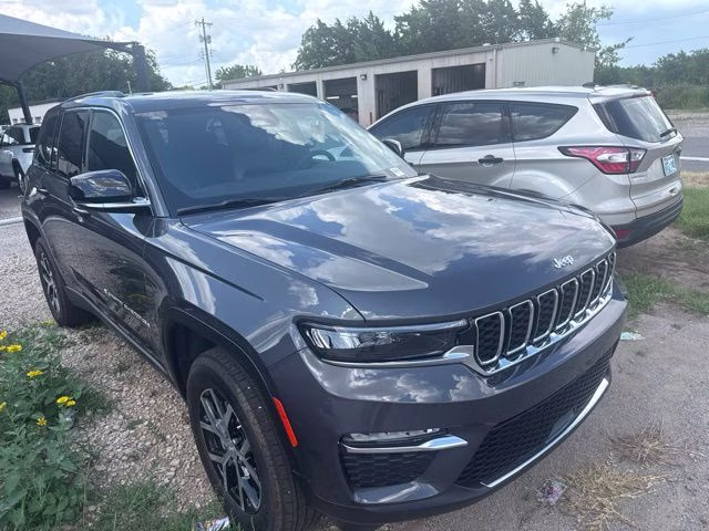 2025 Gray Metallic Jeep Grand Cherokee Limited 4X4 SUV