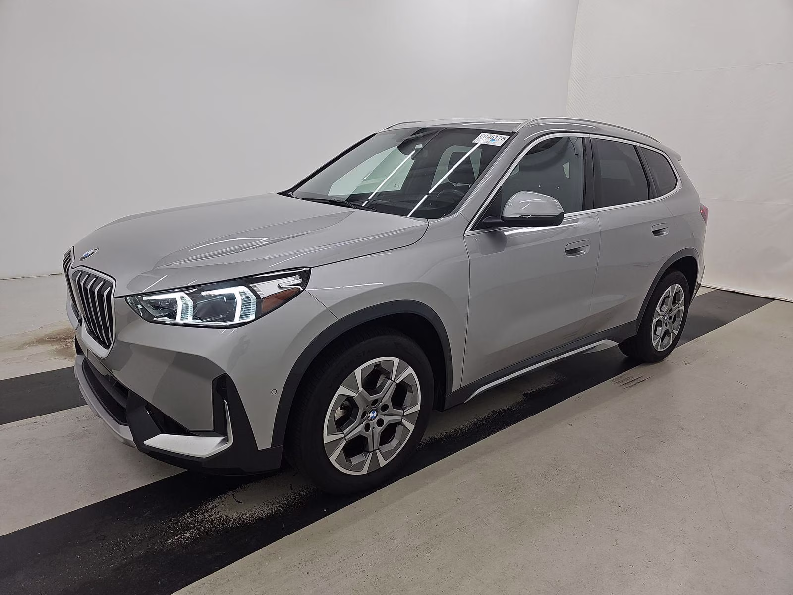 2025 Space Silver Metallic BMW X1 xDrive28i AWD SUV