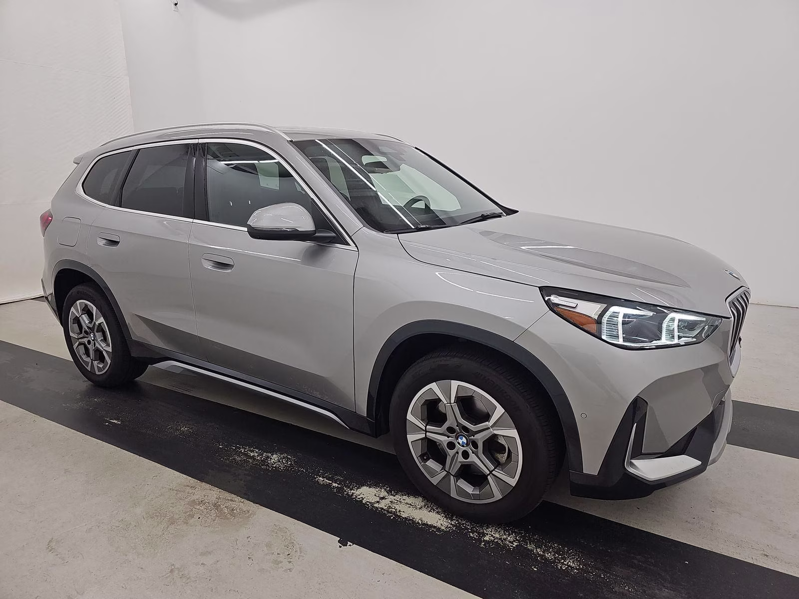 2025 Space Silver Metallic BMW X1 xDrive28i AWD SUV