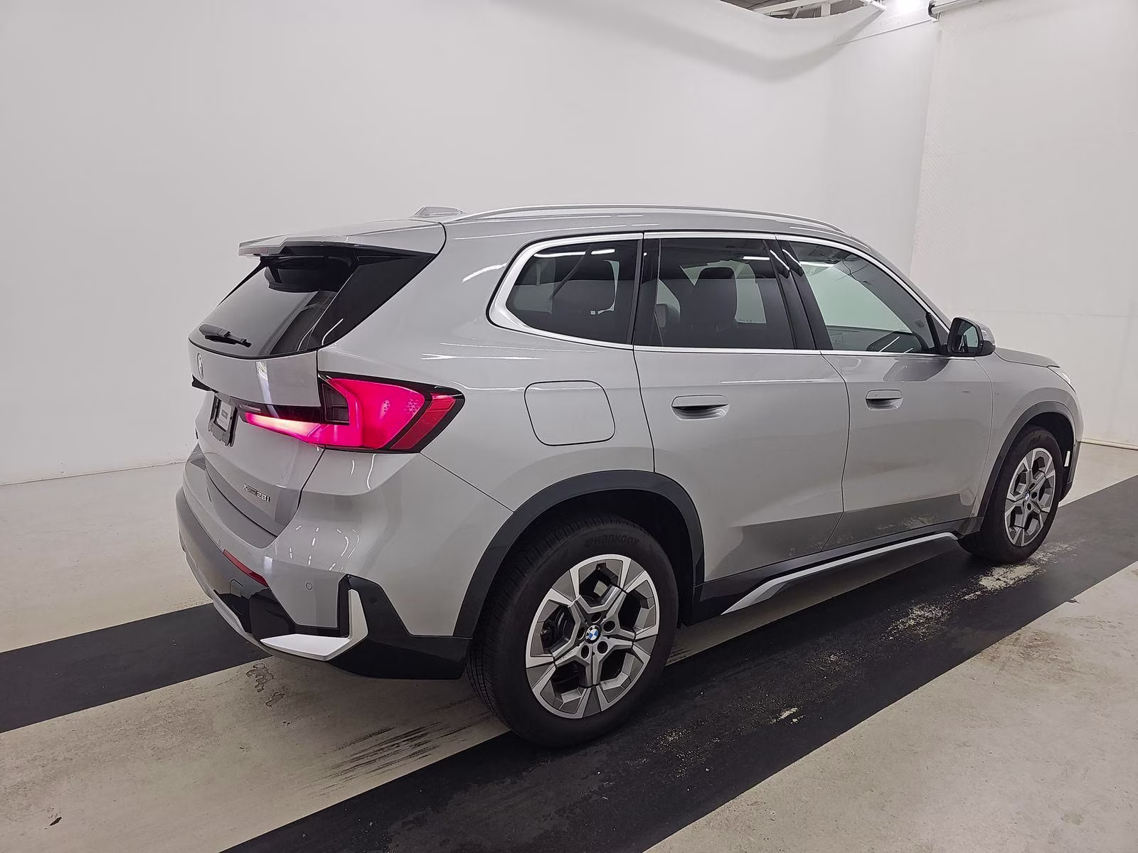 2025 Space Silver Metallic BMW X1 xDrive28i AWD SUV