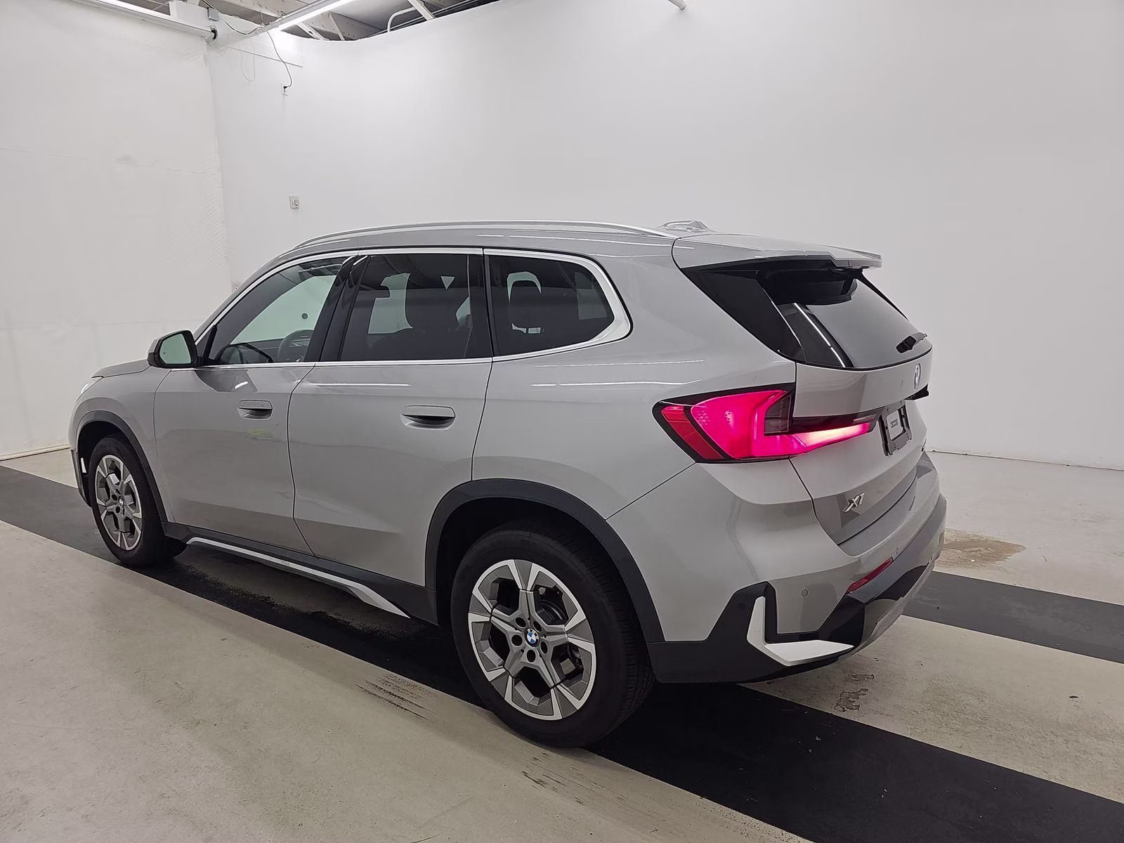 2025 Space Silver Metallic BMW X1 xDrive28i AWD SUV