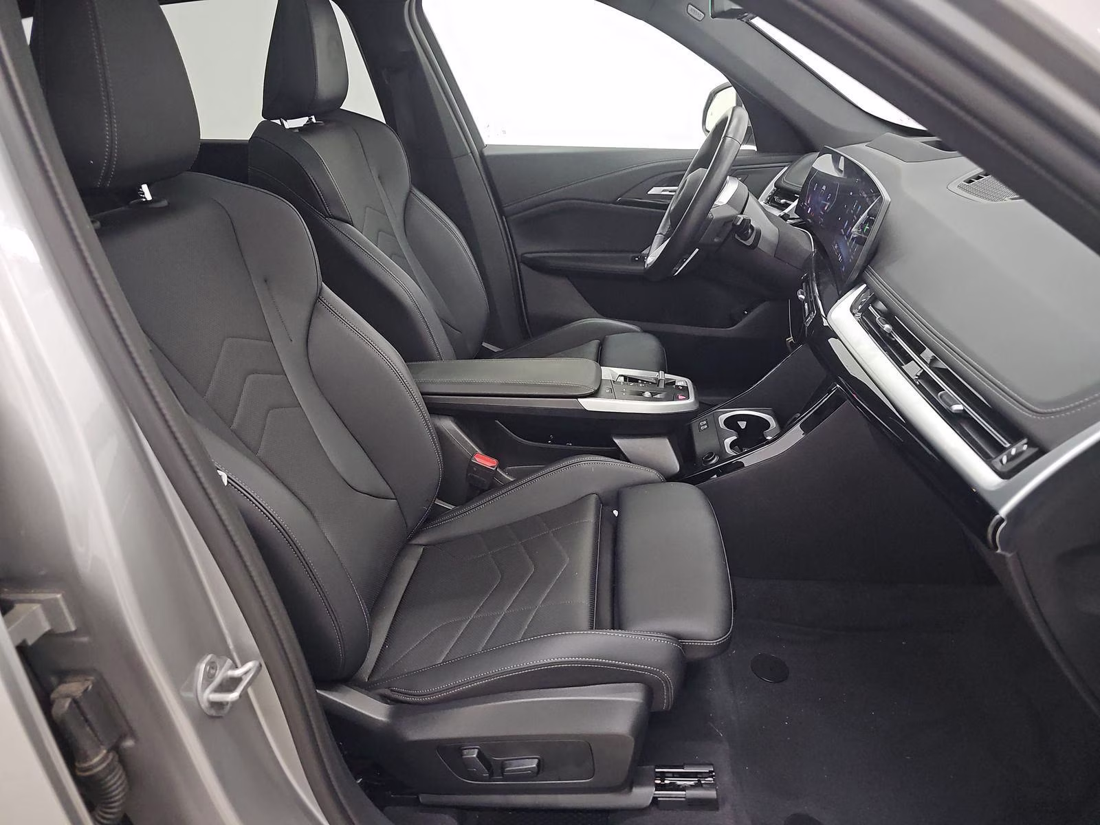 2025 Space Silver Metallic BMW X1 xDrive28i AWD SUV