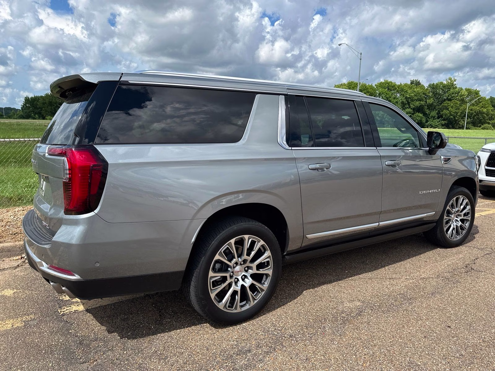 2025 Sterling Metallic GMC Yukon XL Denali RWD SUV