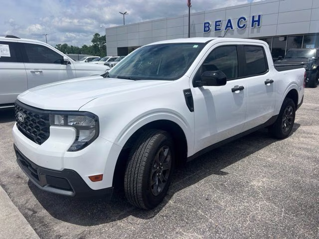2025 Oxford White Ford Maverick XLT AWD Truck