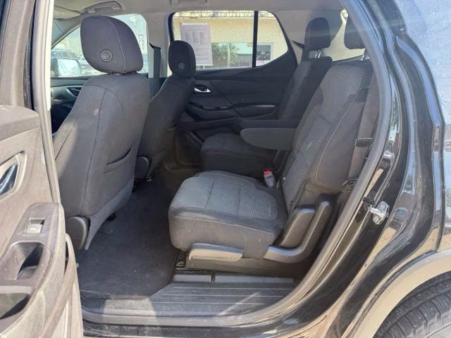 2019 Mosaic Black Metallic Chevrolet Traverse LT FWD SUV