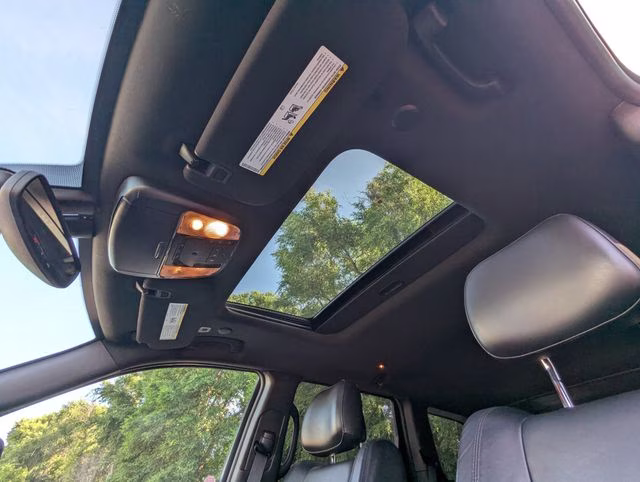 2019 Bright White Clearcoat Jeep Grand Cherokee Altitude 4X4 SUV