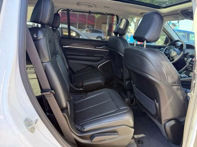 2023 Bright White Clearcoat Jeep Grand Cherokee L Limited 4X4 SUV