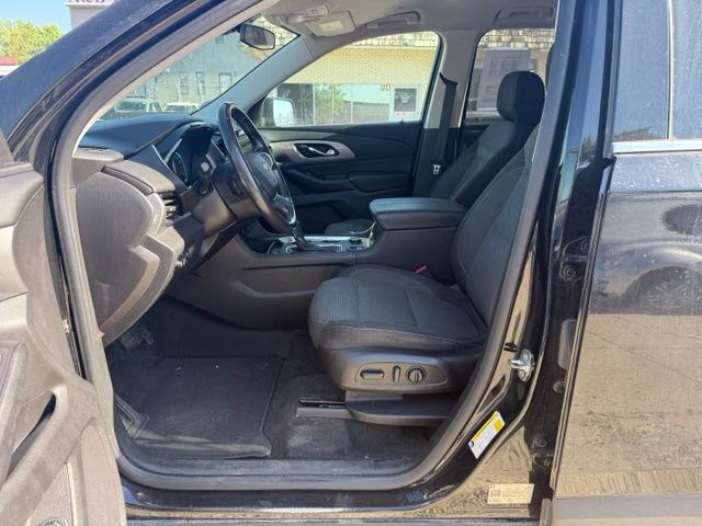 2019 Mosaic Black Metallic Chevrolet Traverse LT FWD SUV