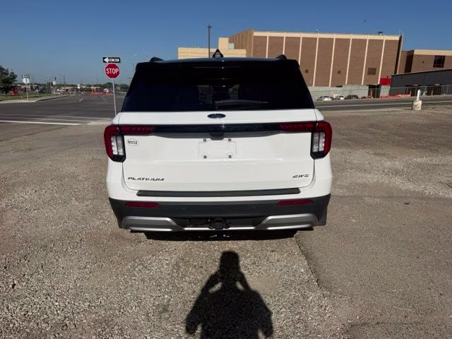 2025 Star White Metallic Tri-Coat Ford Explorer Platinum 4X4 SUV