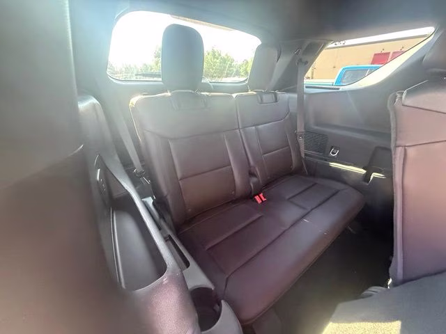 2025 Star White Metallic Tri-Coat Ford Explorer Platinum 4X4 SUV