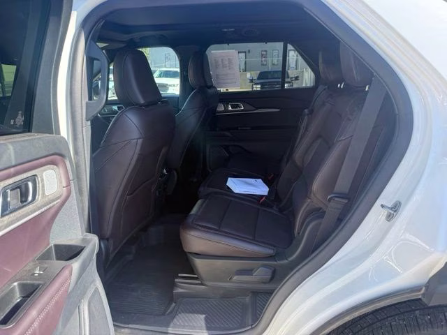 2025 Star White Metallic Tri-Coat Ford Explorer Platinum 4X4 SUV