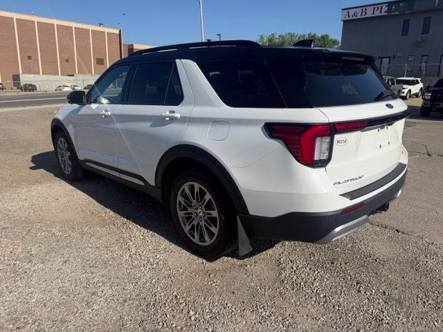 2025 Star White Metallic Tri-Coat Ford Explorer Platinum 4X4 SUV