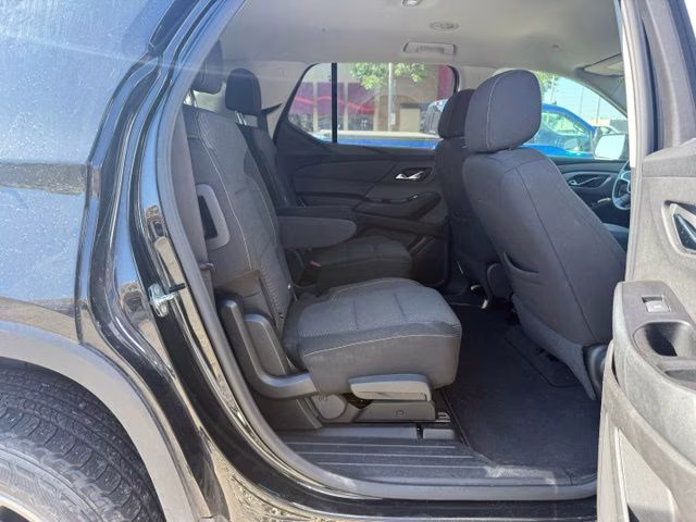 2019 Mosaic Black Metallic Chevrolet Traverse LT FWD SUV