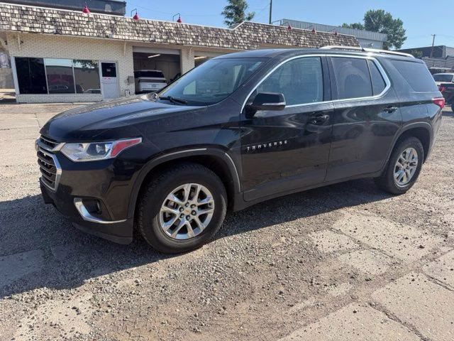 2019 Mosaic Black Metallic Chevrolet Traverse LT FWD SUV