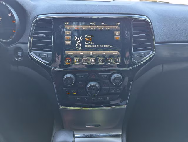 2019 Bright White Clearcoat Jeep Grand Cherokee Altitude 4X4 SUV