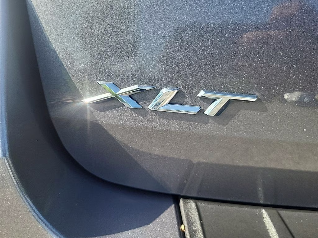 2022 Ford Explorer XLT 4X4 SUV