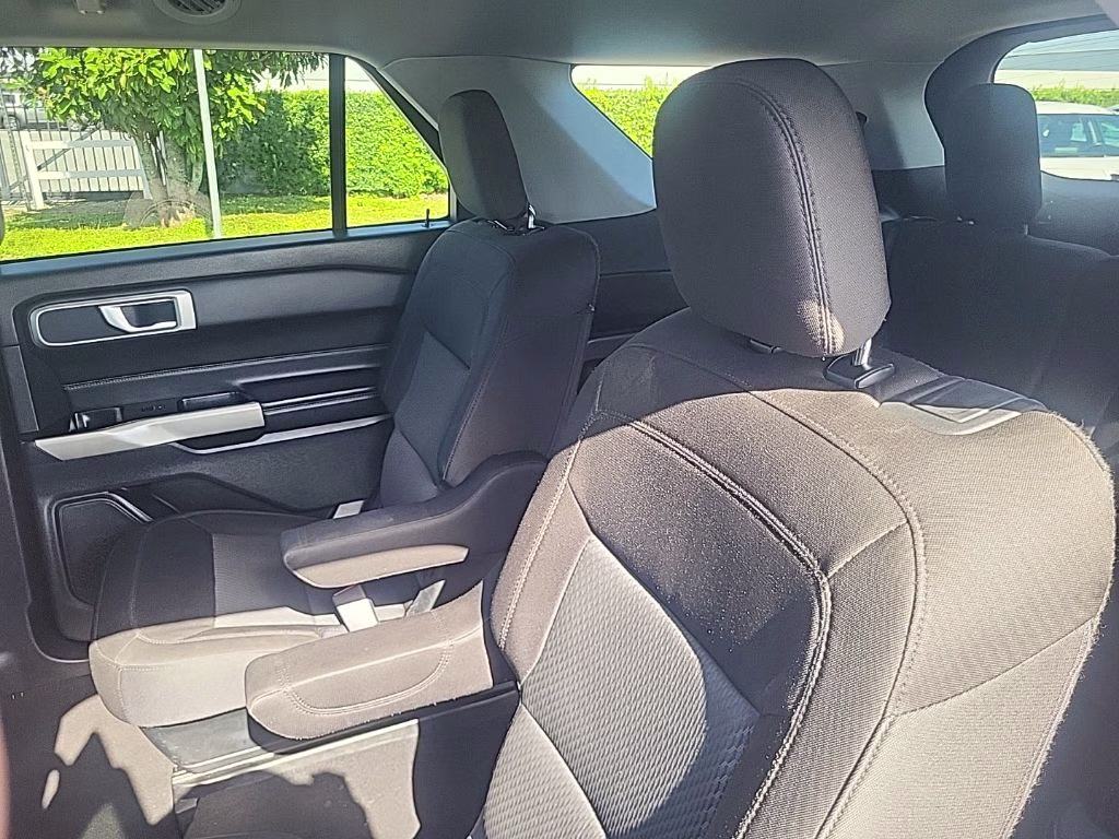 2022 Ford Explorer XLT 4X4 SUV
