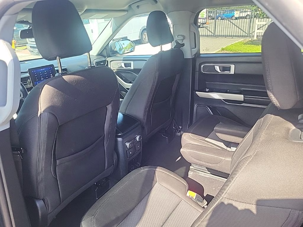 2022 Ford Explorer XLT 4X4 SUV