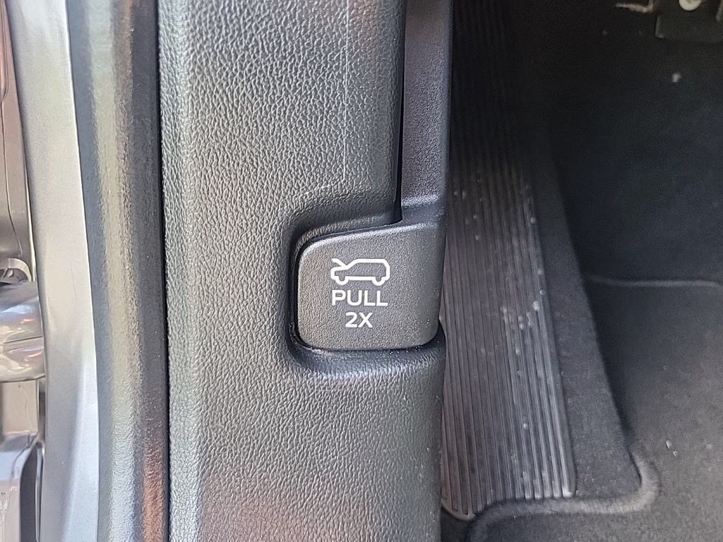 2022 Ford Explorer XLT 4X4 SUV