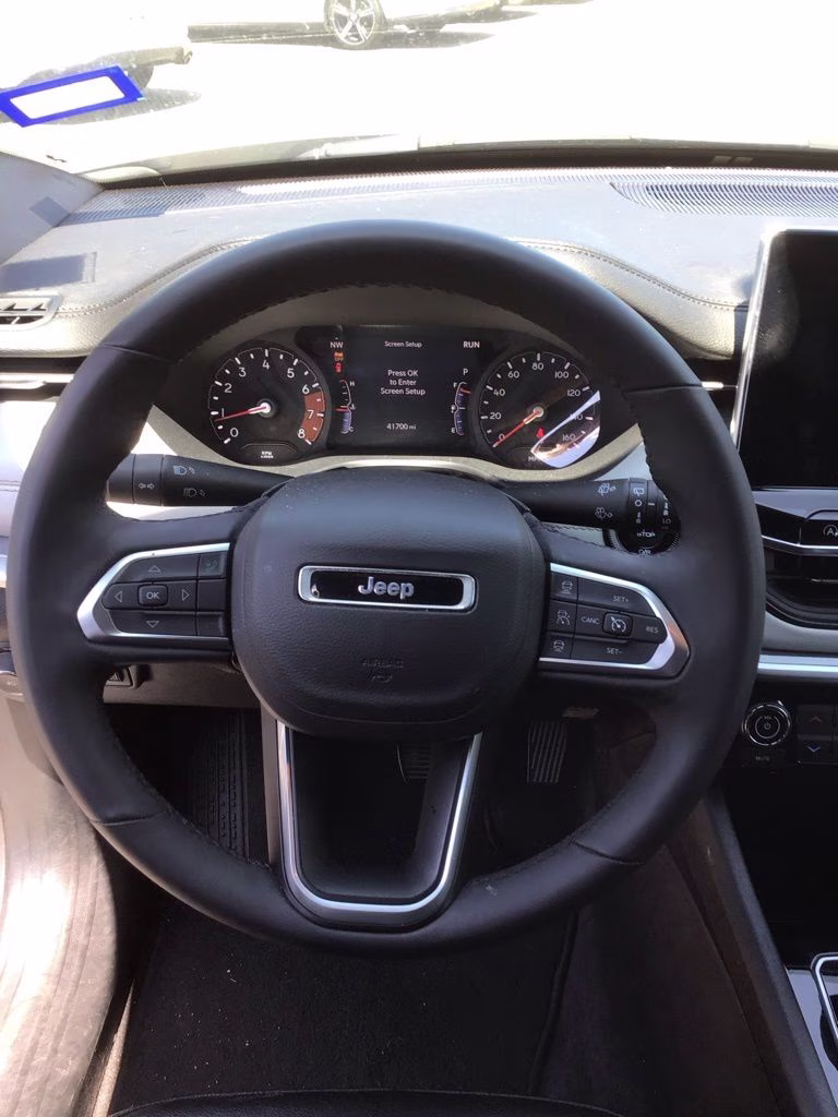 2025 Silver Zynith Metallic Clearcoat Jeep Compass Limited 4X4 SUV