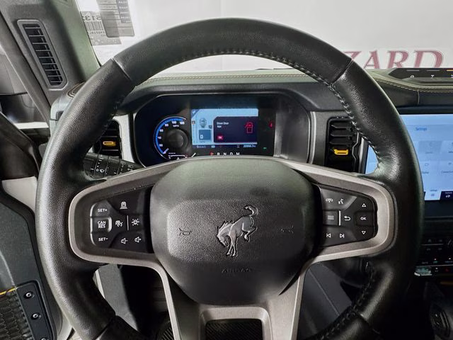 2024 Oxford White Ford Bronco Badlands 4X4 SUV