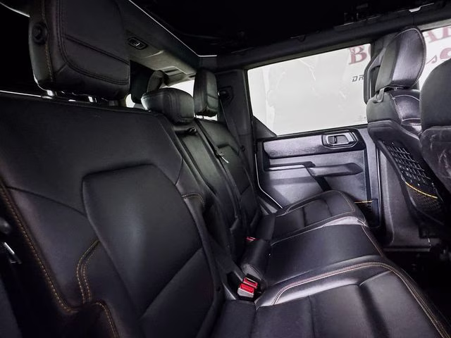 2024 Oxford White Ford Bronco Badlands 4X4 SUV