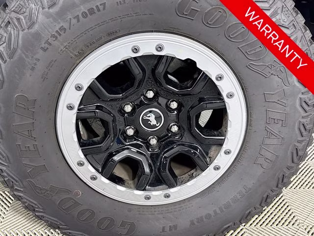 2024 Oxford White Ford Bronco Badlands 4X4 SUV